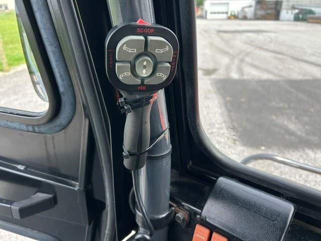 Image of Kubota RTV X1120D equipment image 1