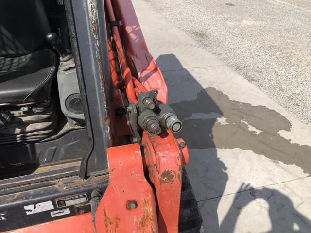 Image of Kubota SVL75-2 equipment image 4