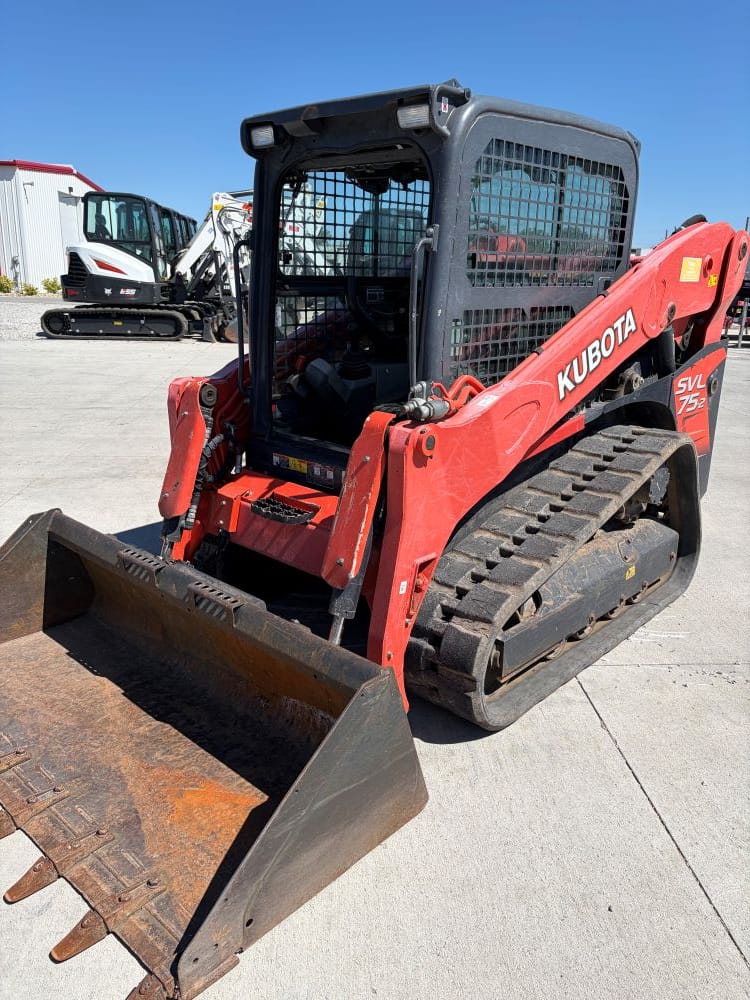 2014 Kubota SVL75-2HWC Equipment Image0