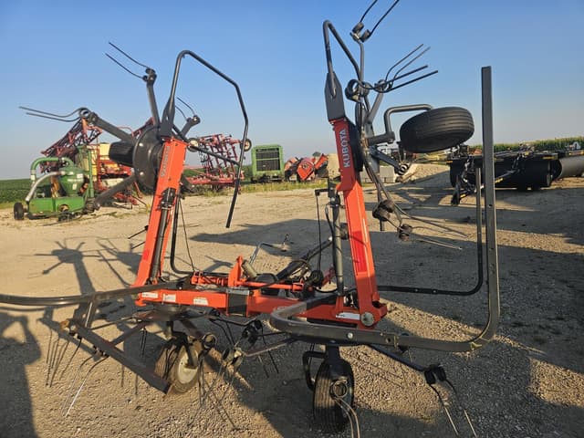 Image of Kubota TE4052T equipment image 2