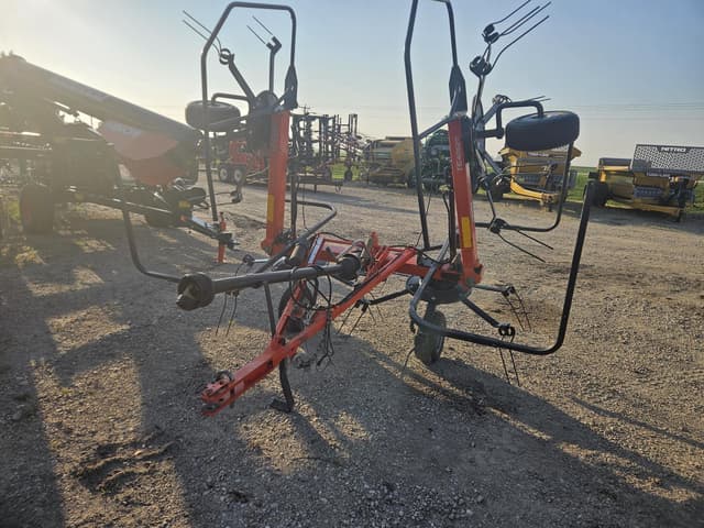 Image of Kubota TE4052T equipment image 1