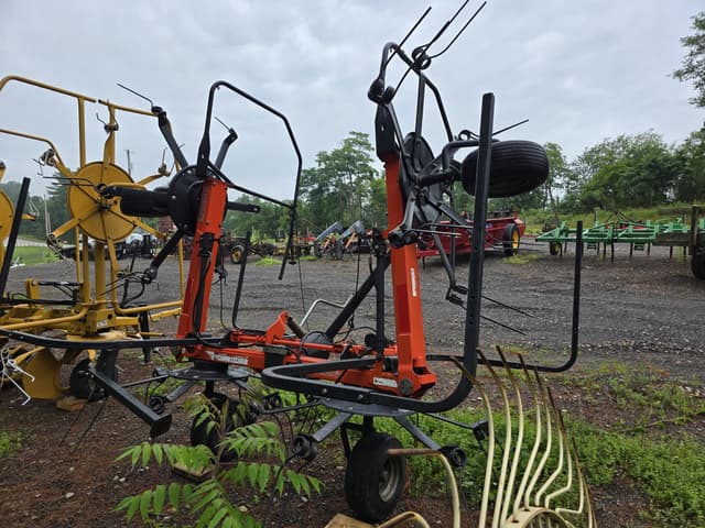 Image of Kubota TE4052T equipment image 3