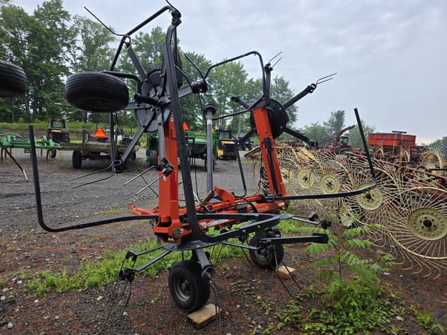 Image of Kubota TE4052T equipment image 2