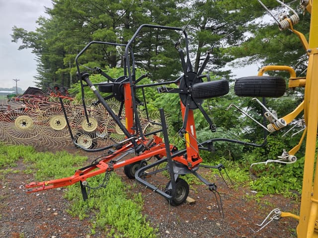 Image of Kubota TE4052T equipment image 4