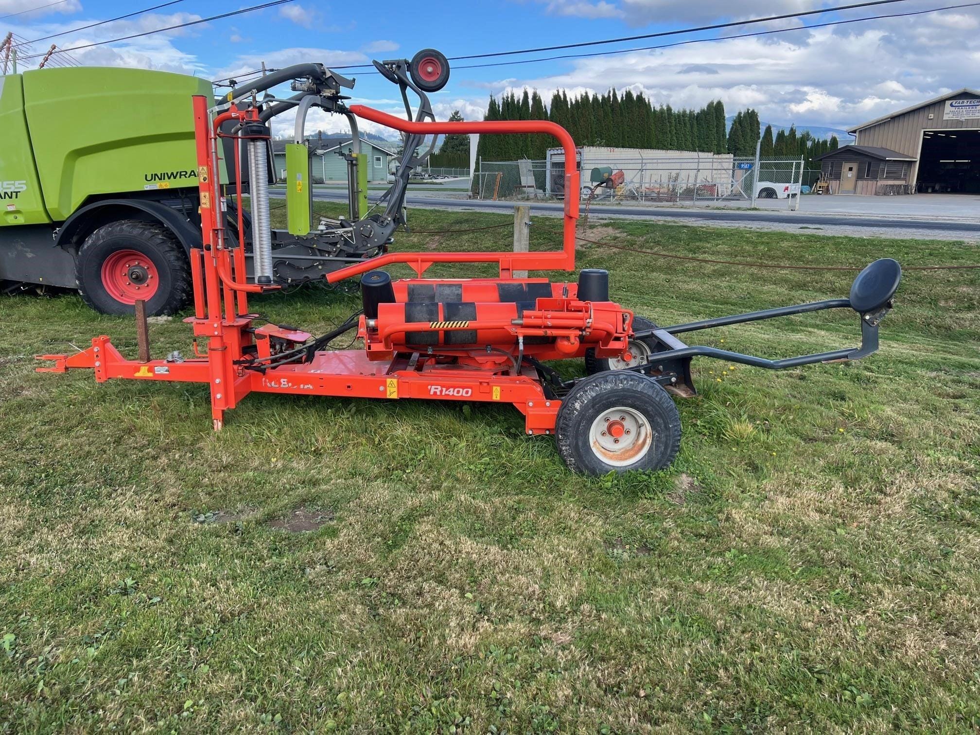 2014 Kubota WR1400 Equipment Image0