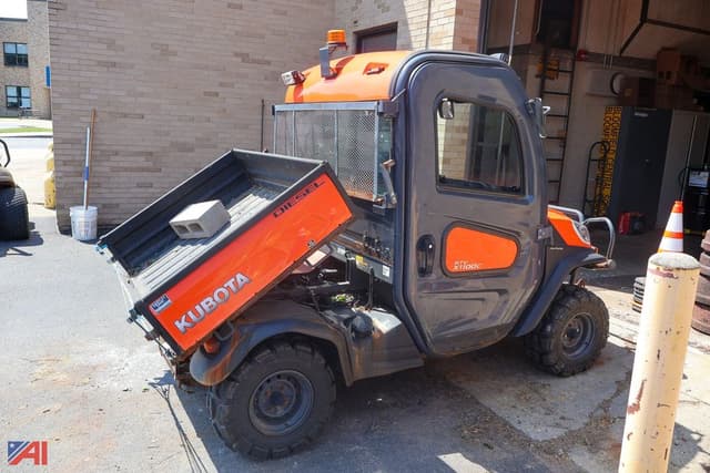 Image of Kubota RTV-X1100C equipment image 3