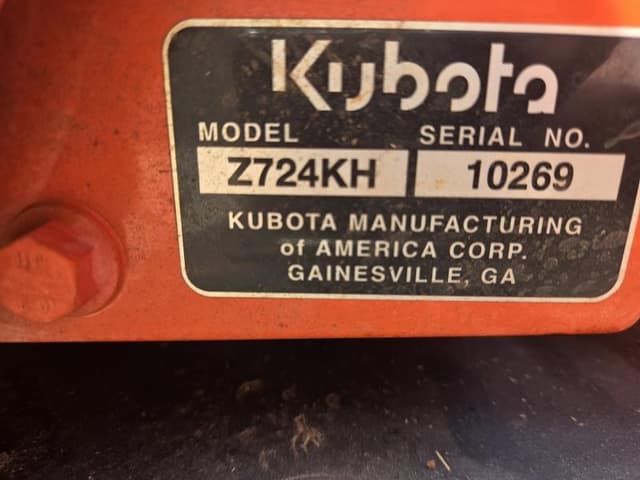 Image of Kubota Z724KH equipment image 4