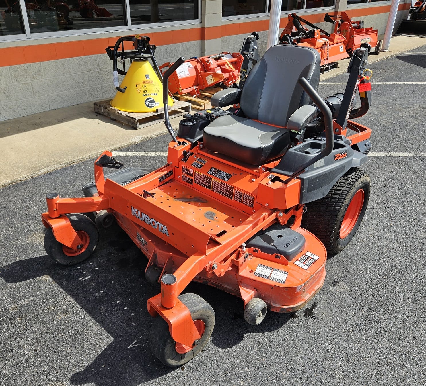 2013 Kubota Z724KH Equipment Image0