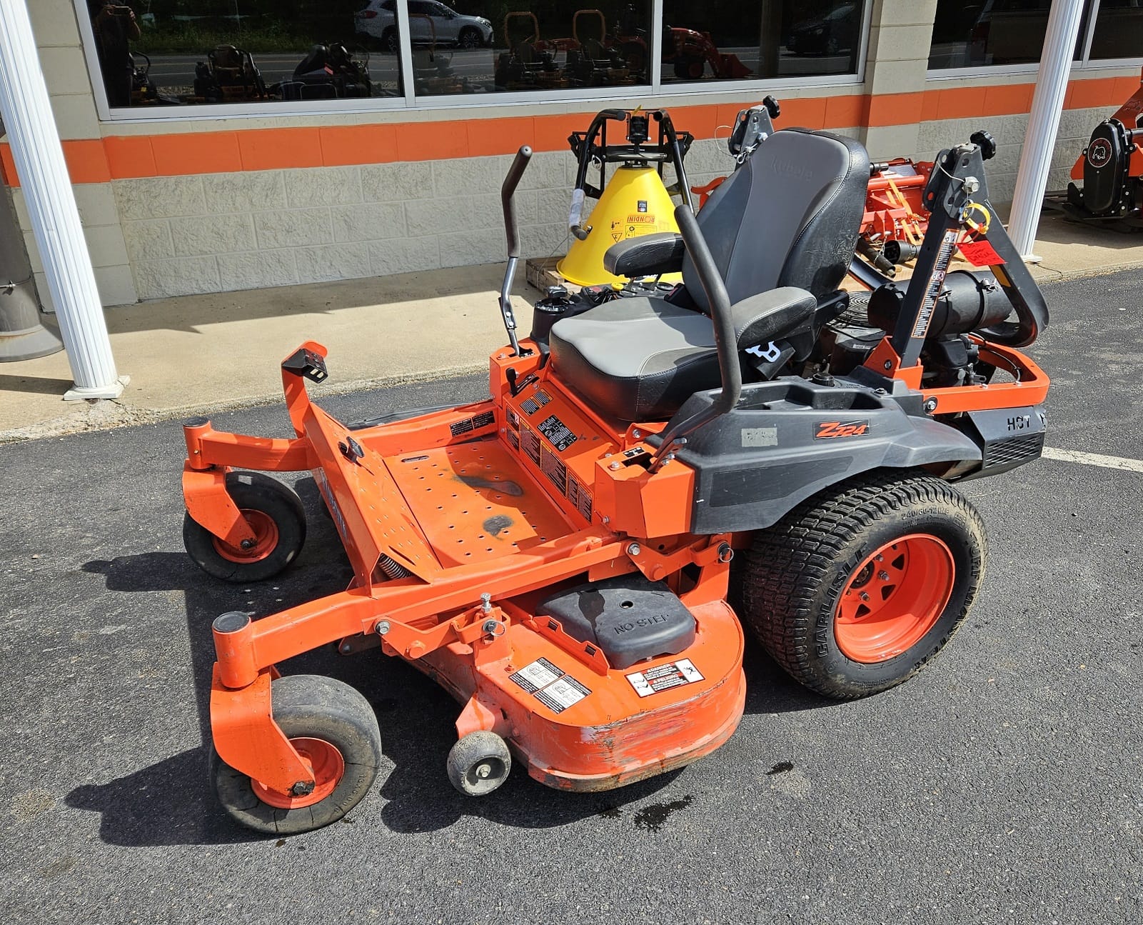 2013 Kubota Z724KH Equipment Image0