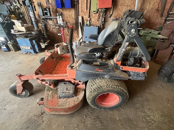 Image of Kubota Z725 equipment image 2