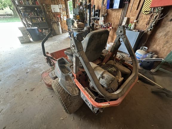 Image of Kubota Z725 equipment image 3