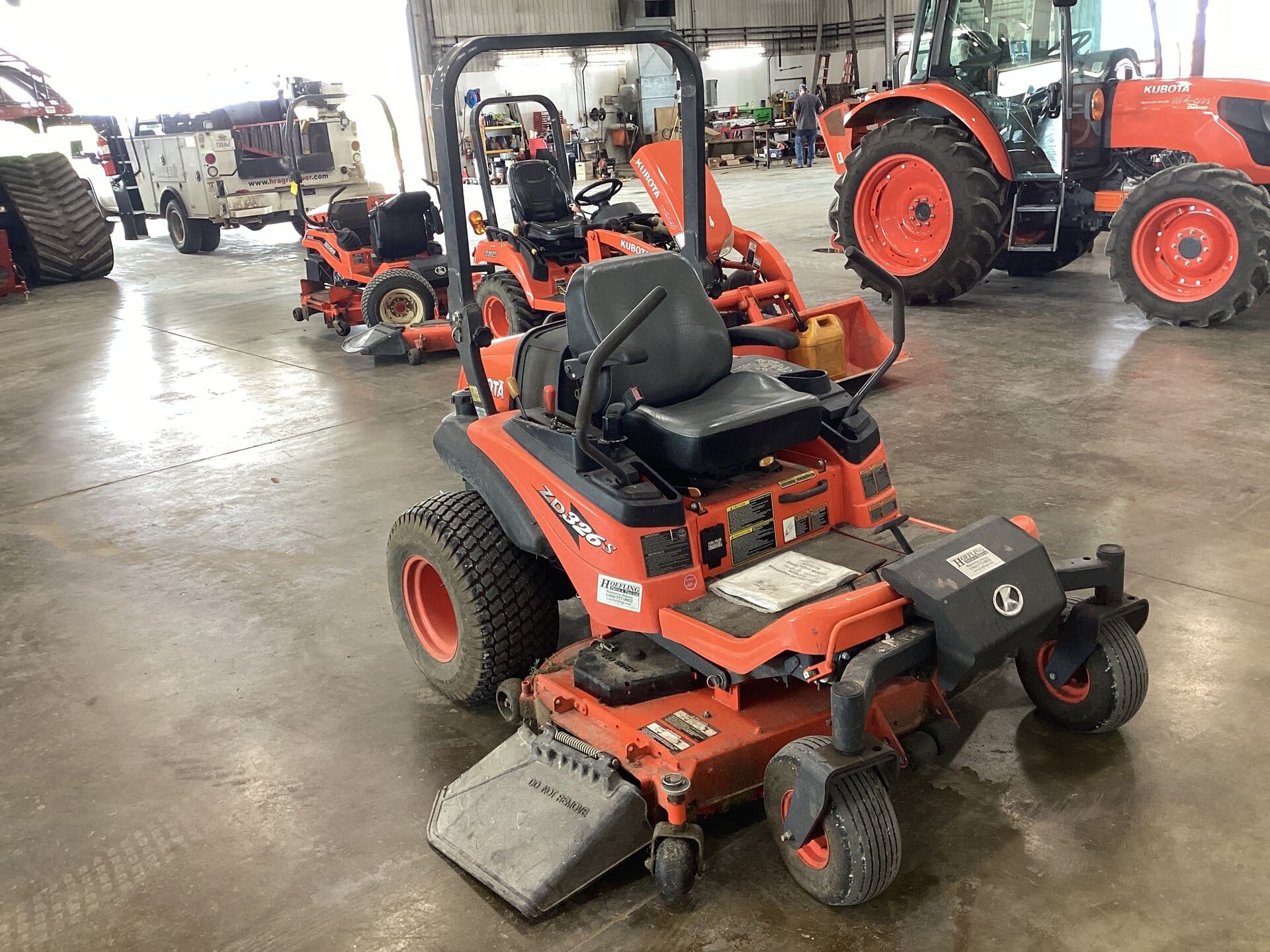 2014 Kubota ZD326S Equipment Image0