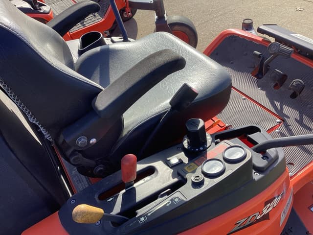 Image of Kubota ZD326S equipment image 1