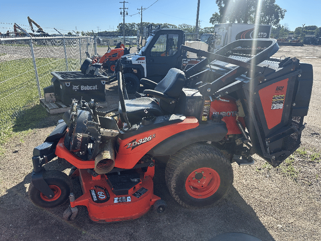 Image of Kubota ZD326S equipment image 3