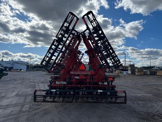 Image of Kuhn Krause Excelerator 8000 equipment image 4