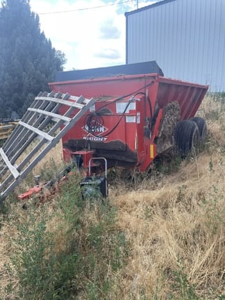 2014 Kuhn Knight 8124 Equipment Image0