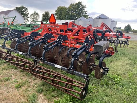 Image of Kuhn Krause Dominator 4850 equipment image 3