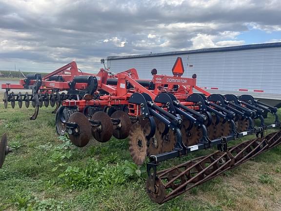 Image of Kuhn Krause Dominator 4850 equipment image 1