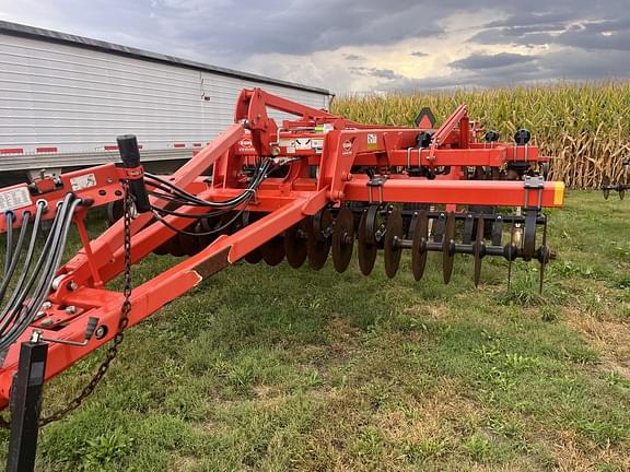 Image of Kuhn Krause Dominator 4850 equipment image 2