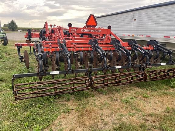 Image of Kuhn Krause Dominator 4850 equipment image 4