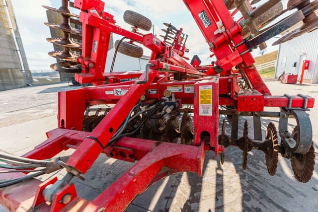 Image of Kuhn Krause Excelerator 8000 equipment image 4