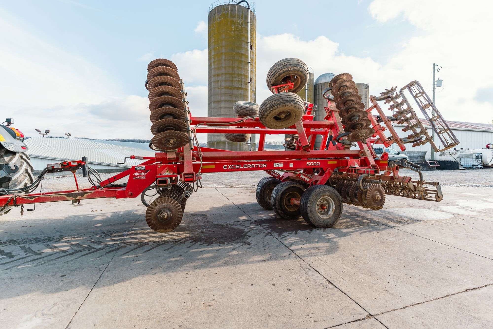 2014 Kuhn Krause Excelerator 8000 Equipment Image0