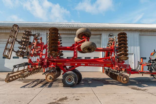 Image of Kuhn Krause Excelerator 8000 equipment image 2
