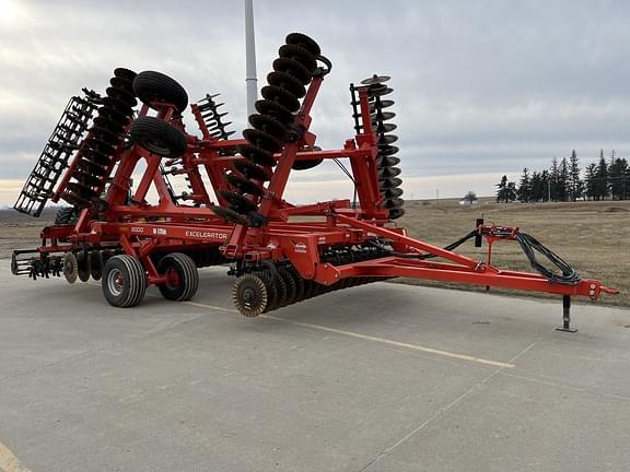 Image of Kuhn Krause Excelerator 8000 equipment image 1