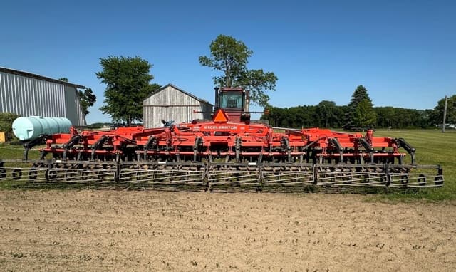 Image of Kuhn Krause Excelerator 8000 equipment image 3
