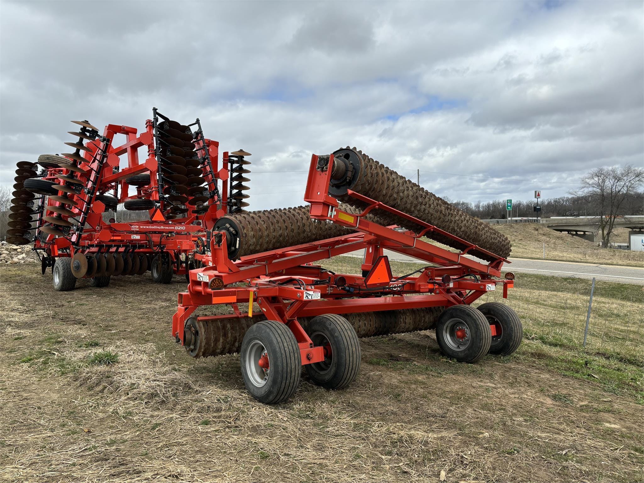 2014 Kuhn Krause 8210 Equipment Image0