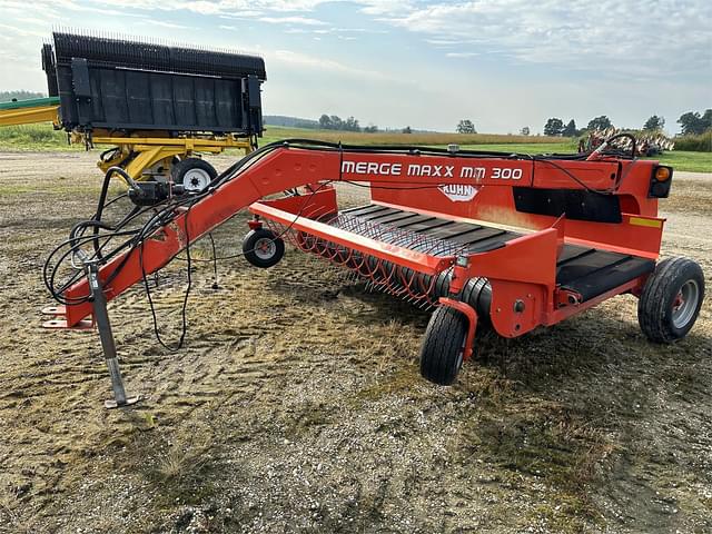 Image of Kuhn Merge-Maxx MM300 equipment image 1