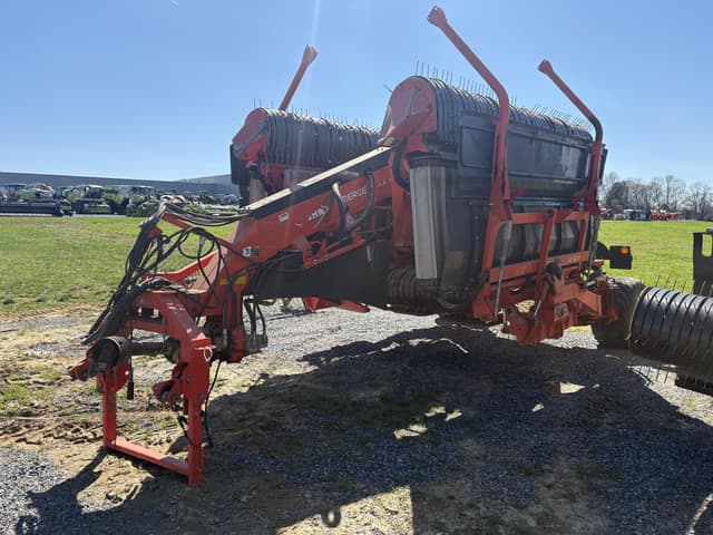 Image of Kuhn Merge-Maxx 900 equipment image 2