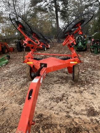 Image of Kuhn SR108 equipment image 1
