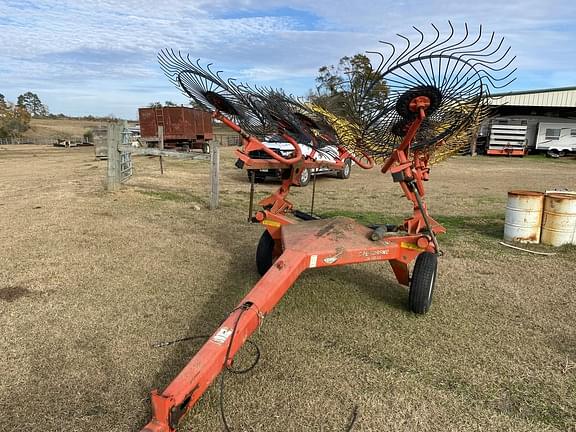 Image of Kuhn SR110 equipment image 1