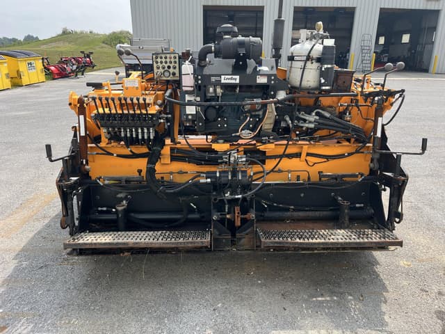 Image of LeeBoy 1000F equipment image 4