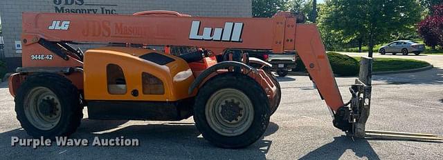 Image of Lull 944E-42 equipment image 3