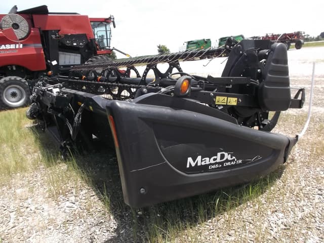 Image of MacDon D65 equipment image 2