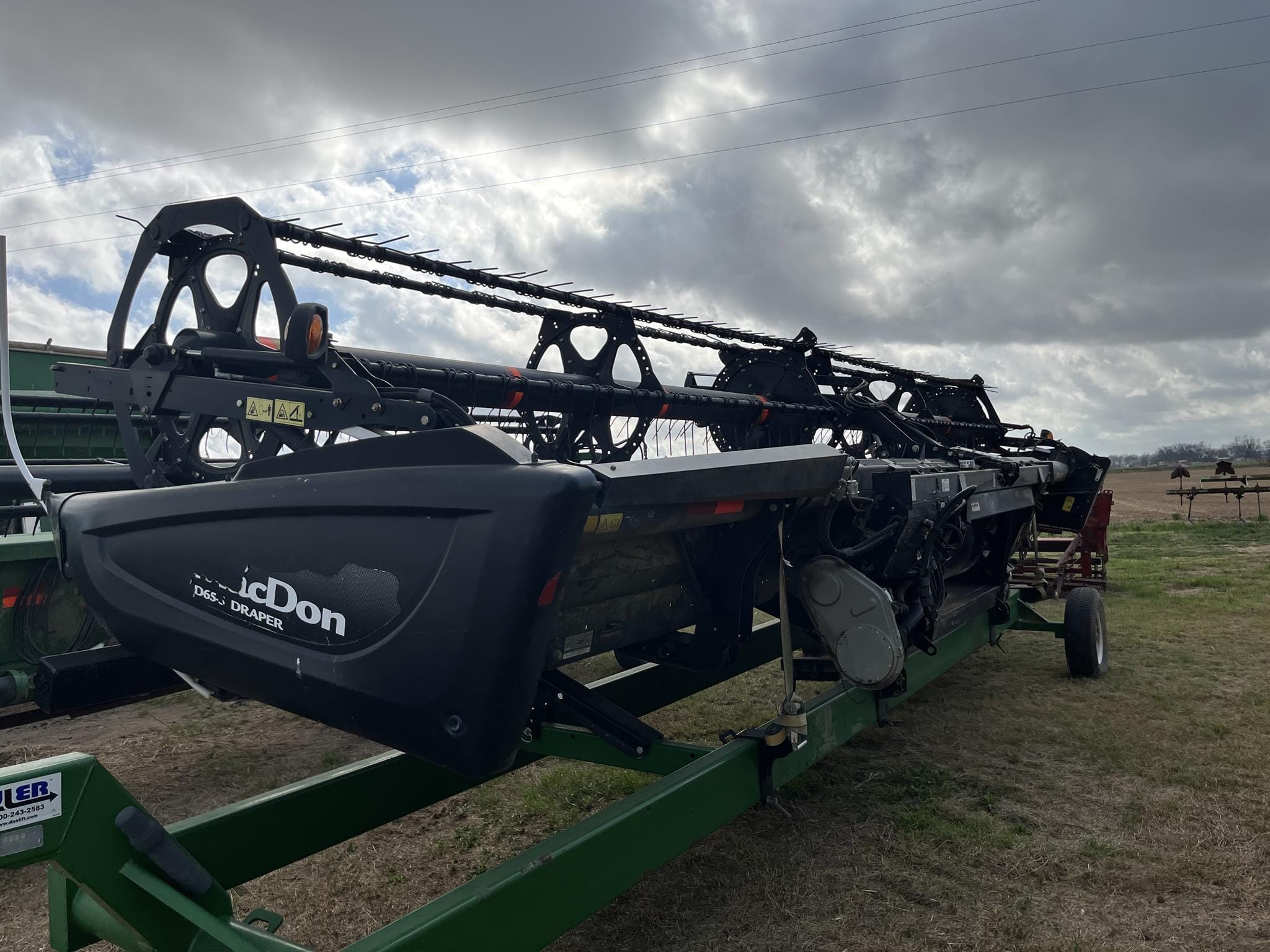 2014 MacDon D65-S Equipment Image0