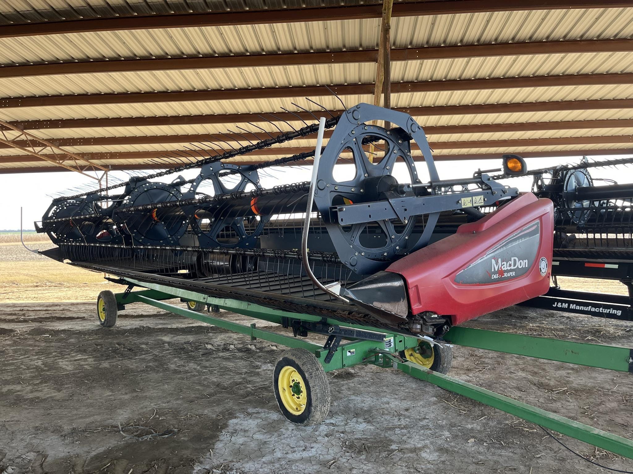 2014 MacDon D65 Equipment Image0