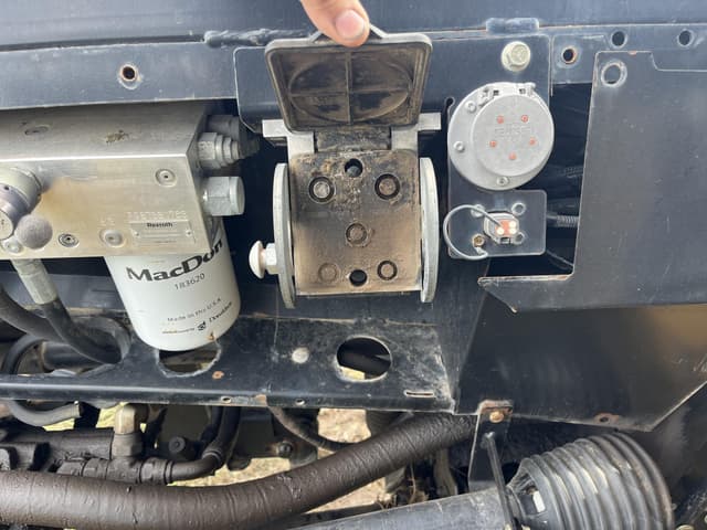 Image of MacDon FD75 equipment image 2