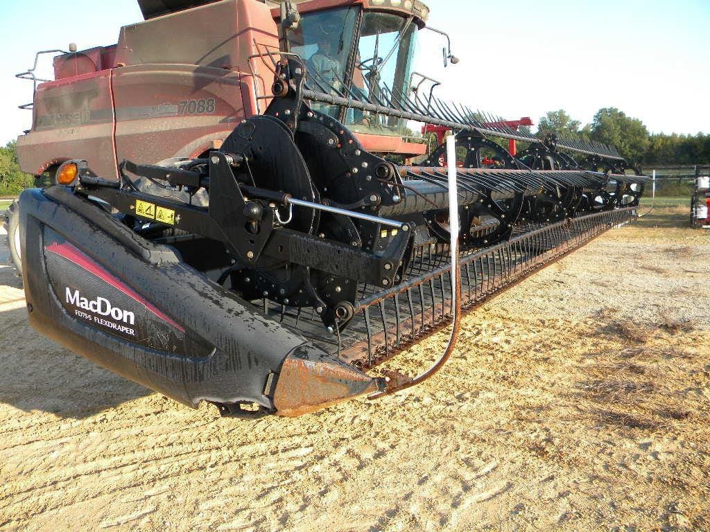 2014 MacDon FD75S Equipment Image0