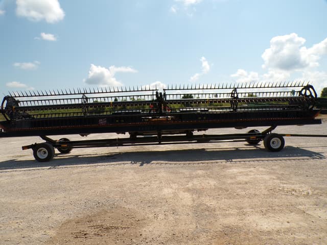 Image of MacDon FD75 equipment image 4