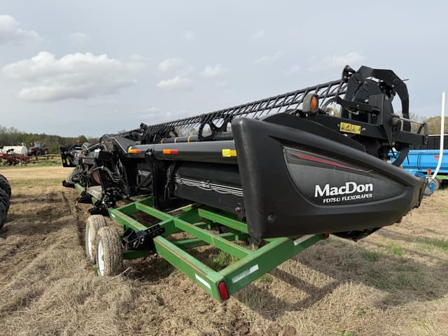 Image of MacDon FD75-35 equipment image 2