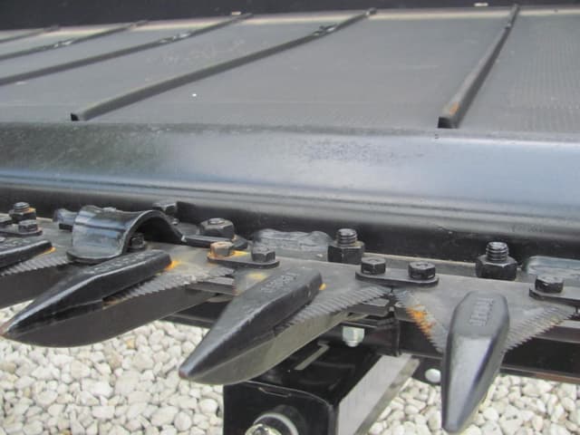 Image of MacDon FD75 equipment image 3