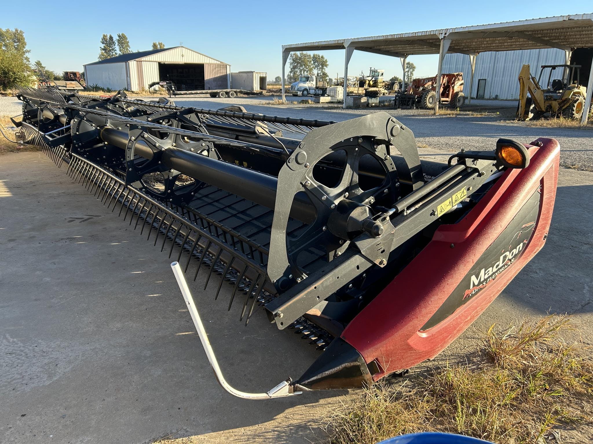 2014 MacDon FD75S Equipment Image0