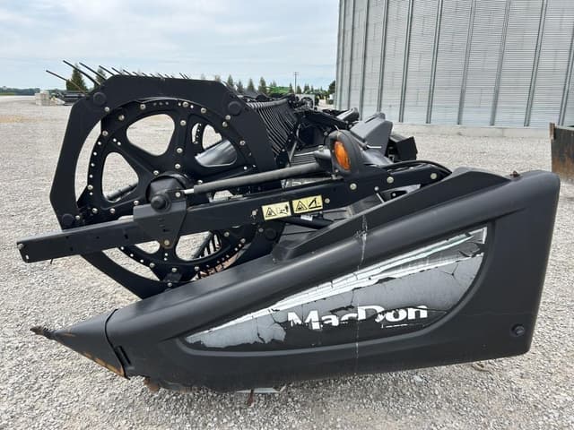 Image of MacDon FD75 equipment image 3