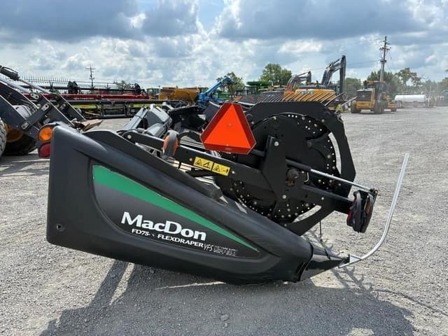 Image of MacDon FD75 equipment image 3