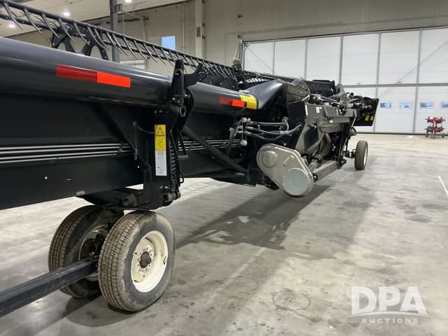 Image of MacDon FD75 equipment image 2