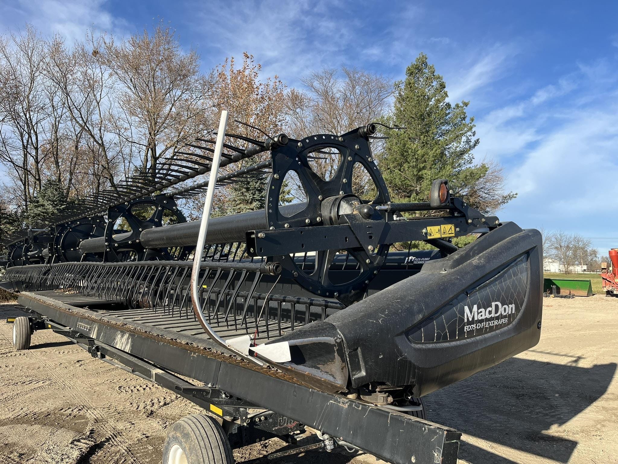 2014 MacDon FD75 Equipment Image0