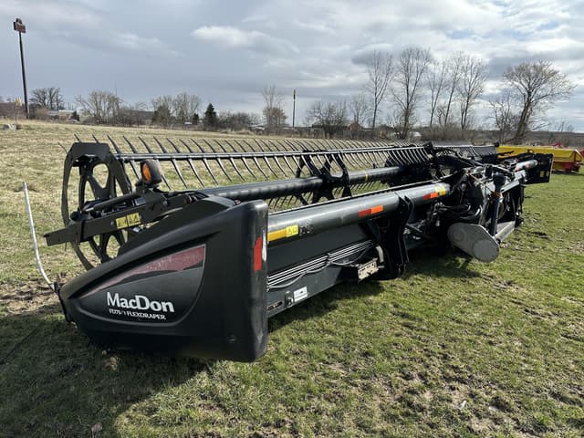 Image of MacDon FD75D equipment image 1